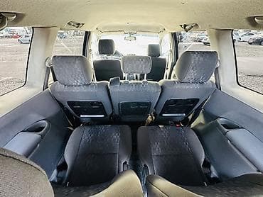 id 4: Toyota Avensis Verso: 2003 г., 2 л, Ручные, Бензин, Минивэн — 10