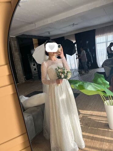 платье для свадьбы на островах: Вечернее платье, Длинная модель, С рукавами, Корсет, Стразы, Шлейф, M — 3