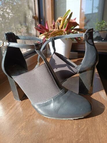 искры для обуви: Ботинки-туфли-ботильоны-деми. Чуть б/у. Были обуты 2-3 раза. Очень — 1