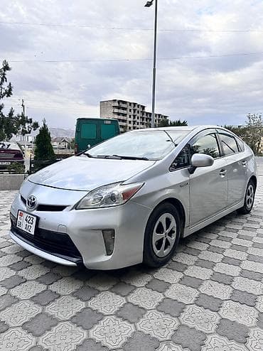 Toyota Prius: 2012 г., 1.8 л, Робот, Гибрид, Седан — 1
