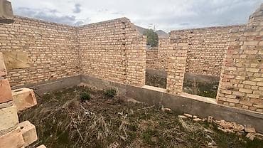 возле гор: Продаю участок с недостроенным домом в Чолон-Ате район Чкалова ✅ — 10