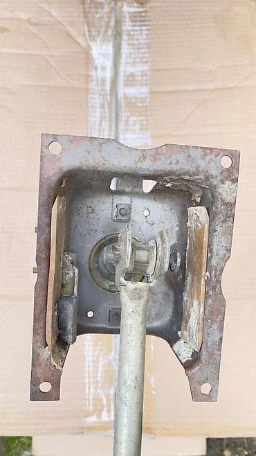 Кулиса коробки передачи МКПП от Ауди 100 1,8 см/куб. 1985 года