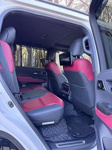 ланкрузер 300: Toyota Land Cruiser: 2023 г., 3.5 л, Автомат, Бензин, Внедорожник — 10