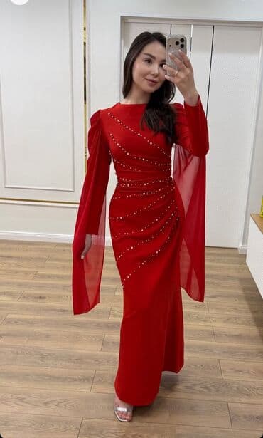 длинное черное платье с разрезом: Вечернее платье, Русалка, Длинная модель, Без рукавов, Стандарт — 4