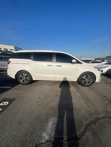 bmw e9: Kia Carnival: 2020 г., 2.2 л, Автомат, Дизель, Минивэн — 4