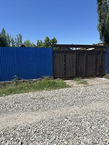 Жилой дом с участком - Одноэтажный дом из капитальных стен, кровля –