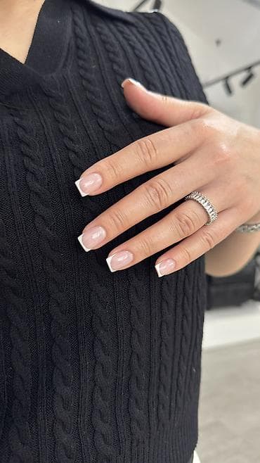 полка для маникюра: Маникюр с покрытием в нашей уютной студии всего за 1600 сомов🔥 На — 5