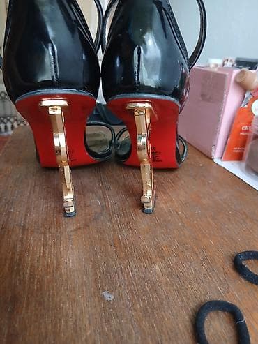 мужские обувь: Женские босоножки на каблуке-логотипе - Бренд: HIPOSO (маркировка на — 2