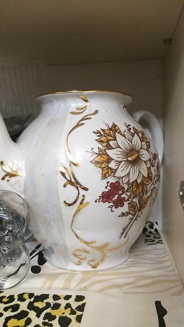 Чайник 3л 1500сом 
((Без крышки