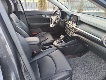 обмен машины ключ на ключ: Kia K3: 2019 г., 1.6 л, Вариатор, Бензиновая, Седан — 9