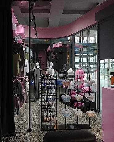 такси бишкек кол: Сдается бутик в проходном место Олд Бишкек 22 кв Под одежду или — 3