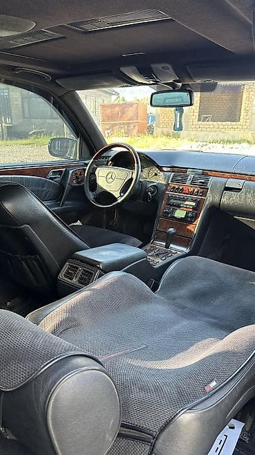 задние стопы мерс: Mercedes-Benz E-класс AMG: 1998 г., 4.3 л, Автомат, Бензин — 6