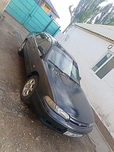 mazda 623: Mazda 626: 1995 г., Механика, Седан — 1
