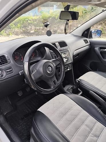 кормушки для животных: Volkswagen Polo: 2014 г., 1.6 л, Механика, Бензин, Седан — 6