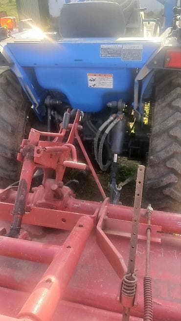 Транспорт: Мини-трактор Iseki TK25 с фронтальным погрузчиком и задней навеской — 4