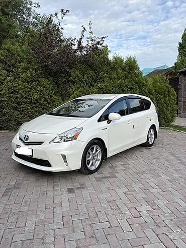 Toyota Prius V: 2012 г., 1.8 л, Гибрид, Универсал