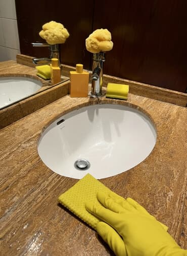 Уборка помещений, | Генеральная уборка, Уборка после ремонта, | Офисы, Квартиры, Дома