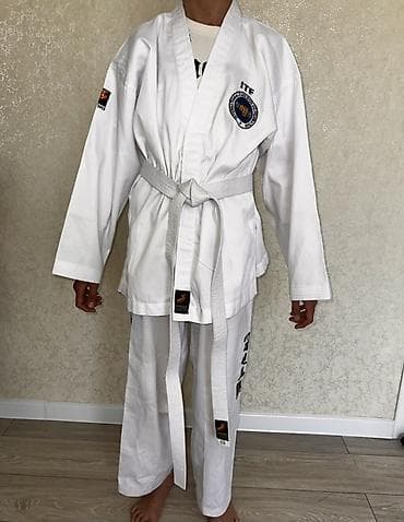 Продаётся полный комплект экипировки для тхэквондо. состояние хорошее