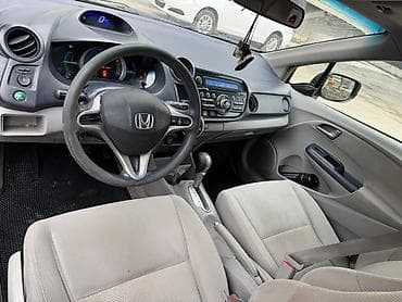 селика: Honda Insight: 2010 г., 1.3 л, Вариатор, Гибрид, Хэтчбэк — 2