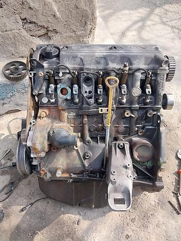 Детали электрики авто: Дизельный мотор Volkswagen 1.9 л, Германия — 1