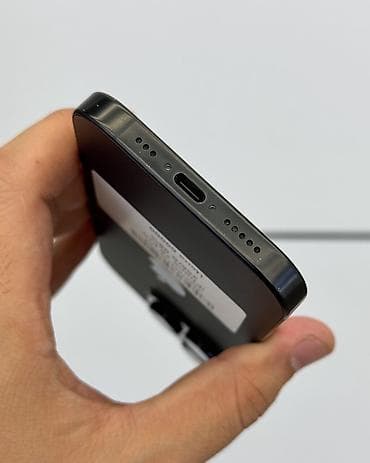 iphone xa: IPhone 16 Pro, Б/у, 256 ГБ, Black Titanium, Защитное стекло, Чехол, Коробка, В рассрочку, 88 % — 5