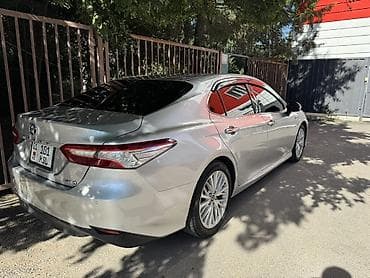 Транспорт: Toyota Camry: 2017 г., 2.5 л, Вариатор, Гибрид, Седан — 6