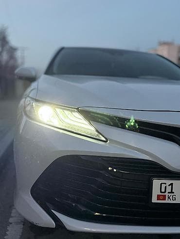 rav 4 2018: Toyota Camry: 2018 г., Гибрид — 5