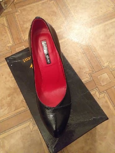 обувь новые: Продам туфли. Состояние отличное. Размер38. Торг — 1