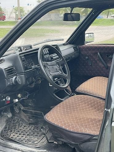 8: Volkswagen Golf: 1989 г., 1.8 л, Ручные, Газ, Хэтчбэк — 4