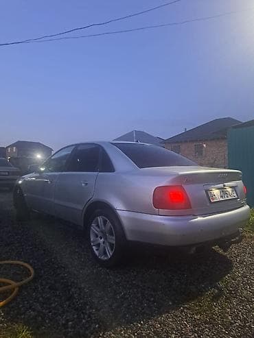 a6 c4: Audi A4: 1995 г., 2.6 л, Механика, Бензин, Седан — 2