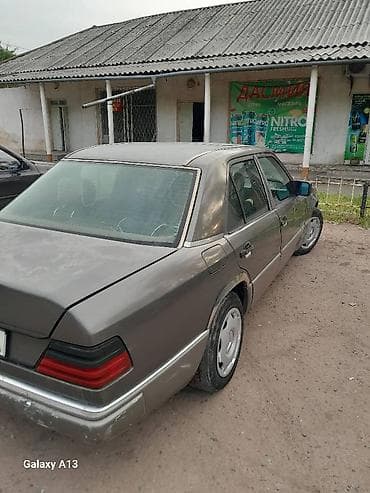 капот мазда: Mercedes-Benz W124: 1990 г., 2.3 л, Механика, Бензин, Седан — 5