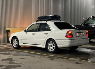 Продажа авто: Mercedes-Benz 220: 1993 г., 2.8 л, Механика, Бензин, Седан — 2