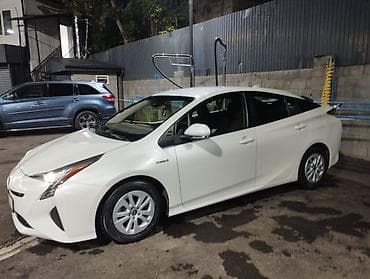 Toyota Prius: 2016 г., 1.8 л, Автомат, Гибрид, Хэтчбэк at lalafo.kg Toyota Prius: 2016 г., 1.8 л, Автомат, Гибрид, Хэтчбэк