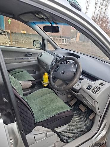 двери матиз 2: Toyota Nadia: 2000 г., Автомат, Минивэн — 3