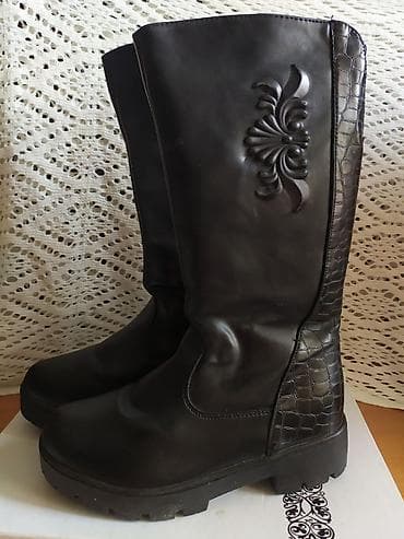 Сапоги подростковые зимние.На тракторной подошве.В хорошем состоянии