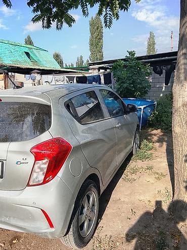 Chevrolet Spark: 2016 г., 1 л, Автомат, Бензин, Хэтчбэк — 2