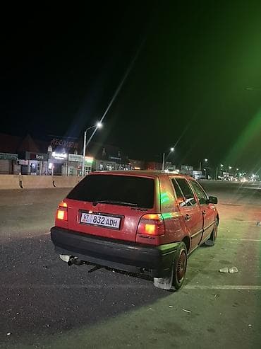 geely m: Volkswagen Golf: 1993 г., 1.6 л, Механика, Бензин, Хэтчбэк — 8