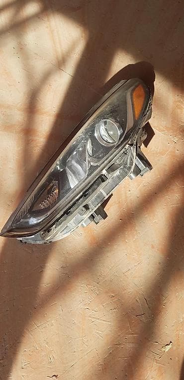 Стоп-сигналы: Передняя правая фара Hyundai 2018 г., Б/у, Оригинал, США — 1