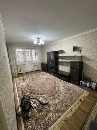 квартира аренда ахунбаева: 3 бөлмө, Менчик ээси, Чогуу жашоосу жок, Жарым -жартылай эмереги бар — 1