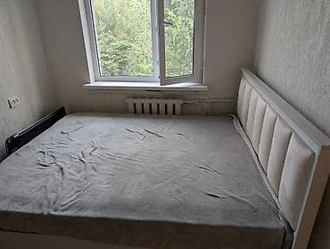 выкатной диван кровать: Продаю двуспальную кровать с мягким изголовьем. ✅ Двуспальная кровать — 6