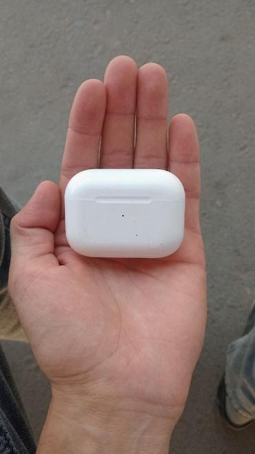 Отдам даром: Кейс для наушников Эппл айрподс apple airpods. белый цвет. разряжена — 2