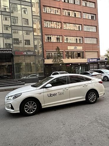 Продажа авто: Hyundai Sonata: 2021 г., 2 л, Автомат, Газ, Седан — 4