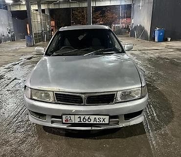 devo matiz: Седан серебристого цвета. Кузов 4-дверный, тонированные стекла. Белые — 2