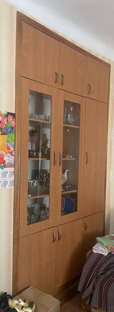 Шкаф посудный, прихожая (из трех элементо), стул в стиле лофт (нов) at lalafo.kg Шкаф посудный, прихожая (из трех элементо), стул в стиле лофт (нов)