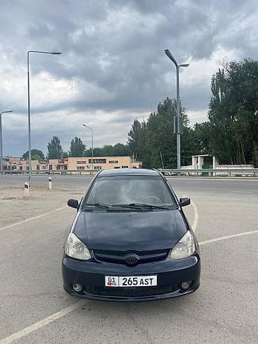 Toyota Echo: 2003 г., 1.5 л, Бензин, Седан