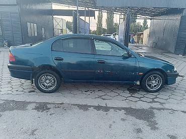 Toyota: Toyota Avensis: 1998 г., 1.6 л, Механика, Бензин, Седан — 2
