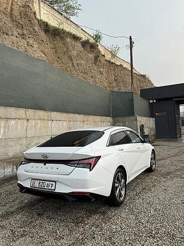 авто патолок: Hyundai Avante: 2021 г., 1.6 л, Автомат, Бензин, Седан — 3