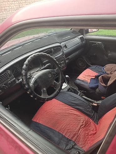 Volkswagen Vento: 1993 г., Механика, Бензин, Седан