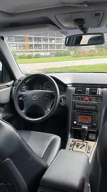 в 210: Mercedes-Benz E-Class: 2001 г., 4.3 л, Автомат, Газ — 6