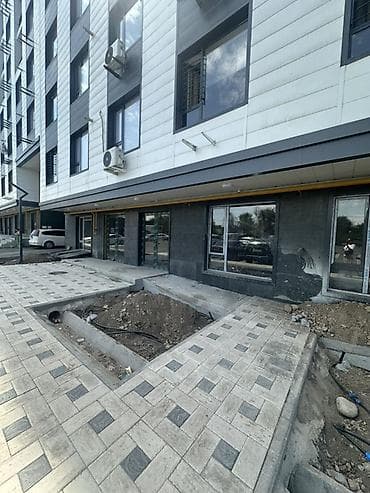 продаю 1этаж: Коммерческое помещение на первом этаже современного жилого комплекса — 1